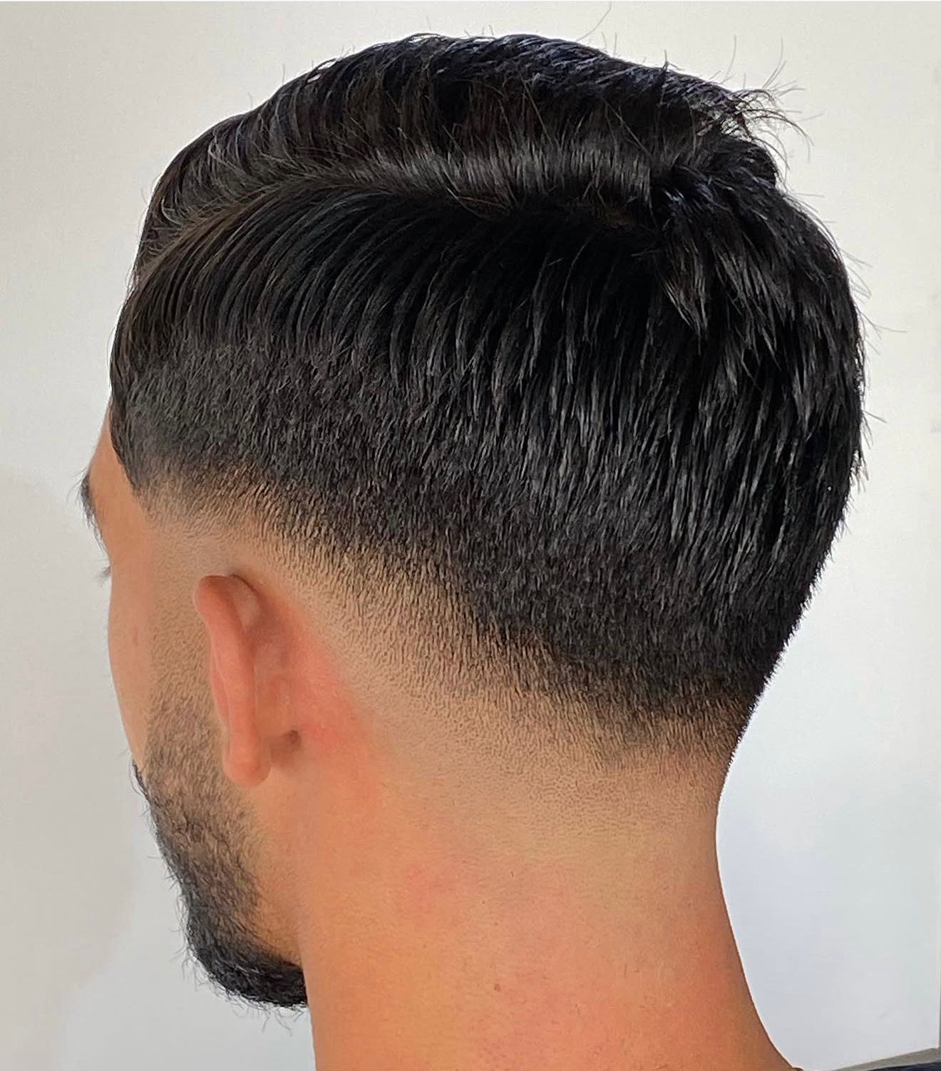 fade נקי מהגב